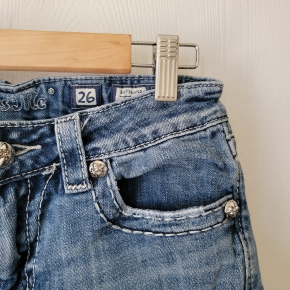 Miss Me Boyfriend Shorts - Picture 4 of 9